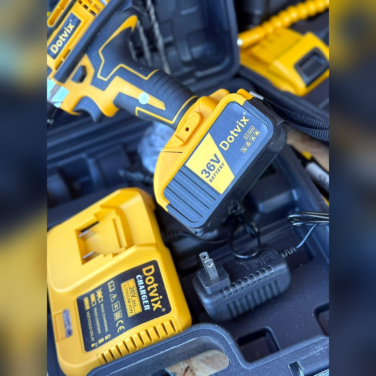 Kit Taladro Inalámbrico 36V con Herramientas y Maletín